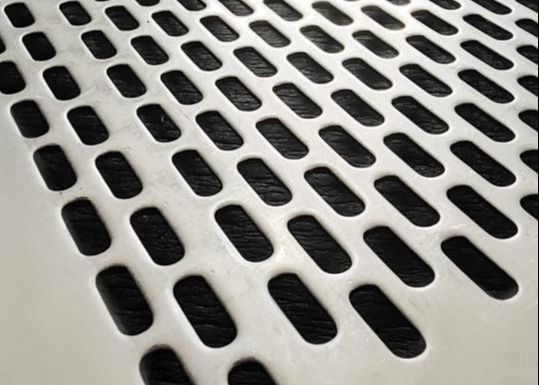 Slotted Perforated Aluminum Sheet Metal Screen 0.3mm - 1.2mm Thickness